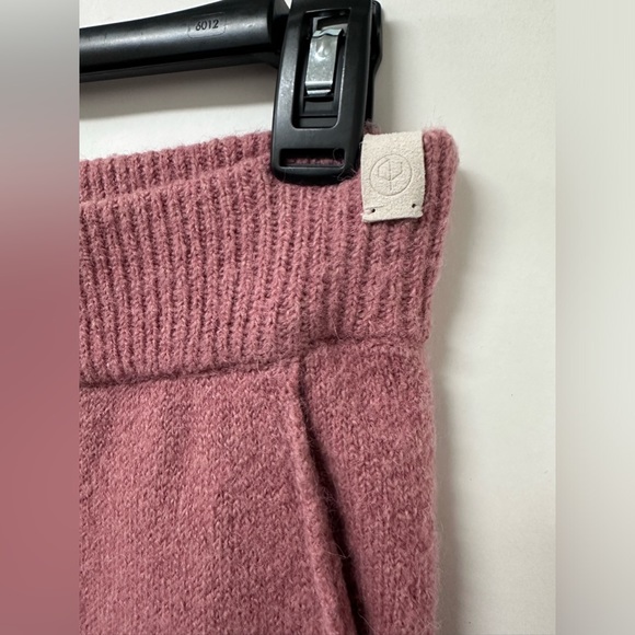 Rag & Bone Sweater/Pant set. Sweater is size XXS and sweatpants are size XS. - Picture 13 of 15